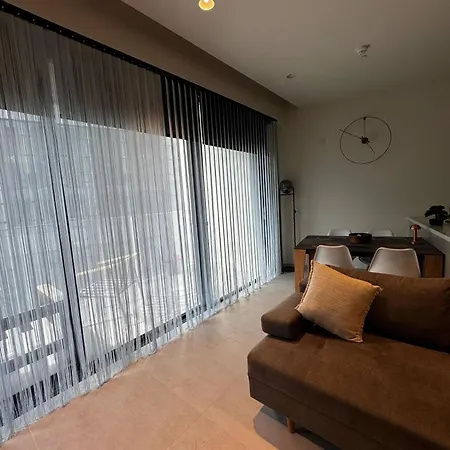 Five Stars Mercury Tower Apartamento