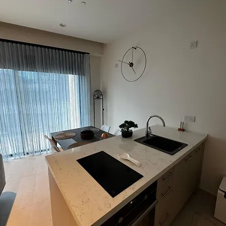 Five Stars Mercury Tower Apartment *