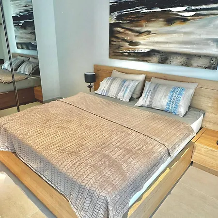 Apartment Five Stars Mercury Tower Saint Julian's